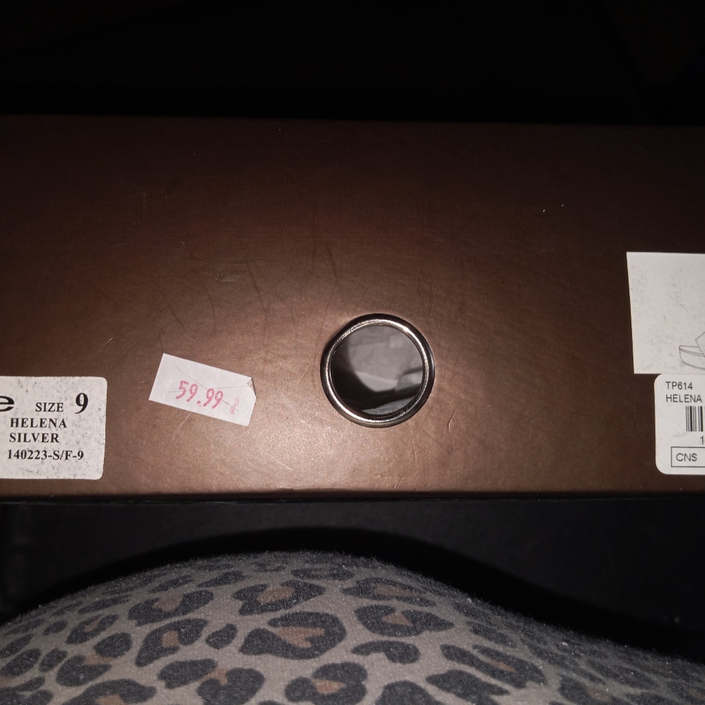 Shoes - Picture 5 of 5